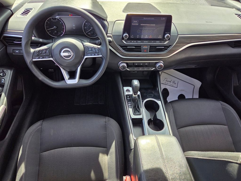Used 2024 Nissan Altima 2.5 SV image 8