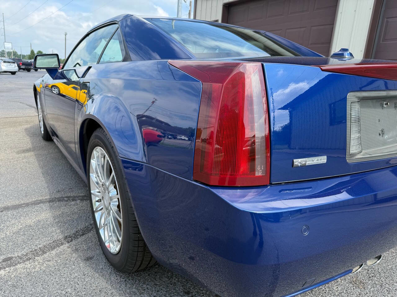 Used 2005 Cadillac XLR image 16