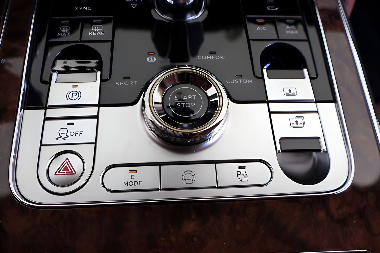 New 2026 Bentley Flying Spur Plug-In Hybrid AWD/4WD image 31