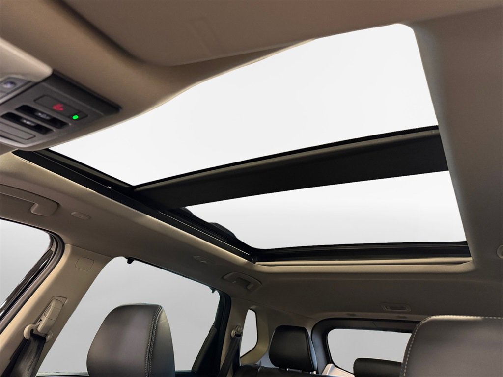 Used 2024 Nissan Rogue Platinum w/ Platinum Premium Package image 23