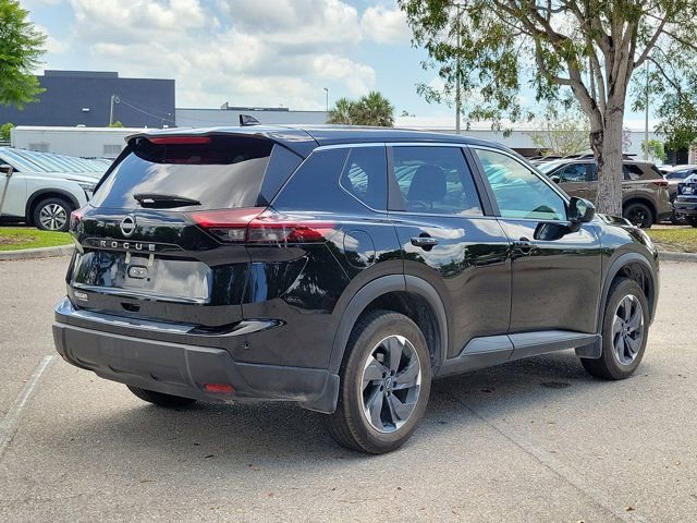 Used 2026 Nissan Rogue SV FWD image 5