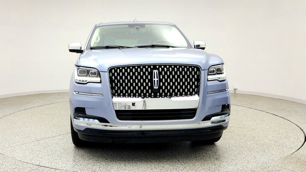 Used 2024 Lincoln Navigator Black Label AWD/4WD image 2