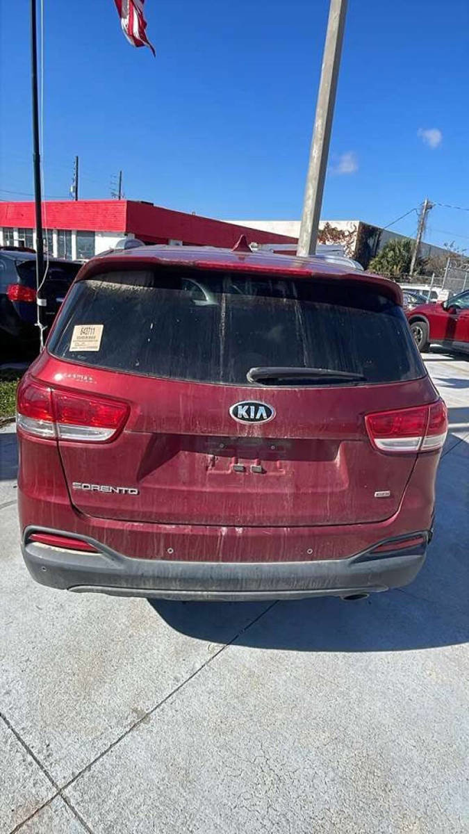 Used 2016 Kia Sorento LX w/ LX Convenience Package image 3