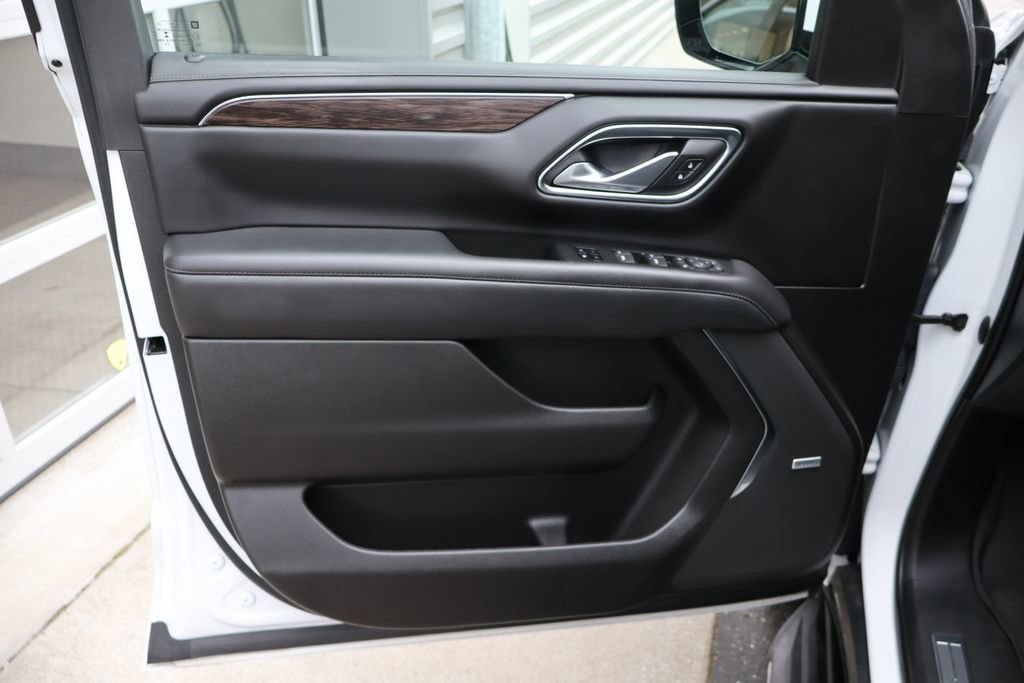 Used 2022 Chevrolet Tahoe LT w/ Luxury Package image 25