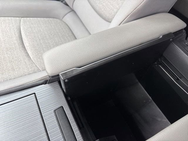 Used 2025 Toyota Sienna LE FWD image 25