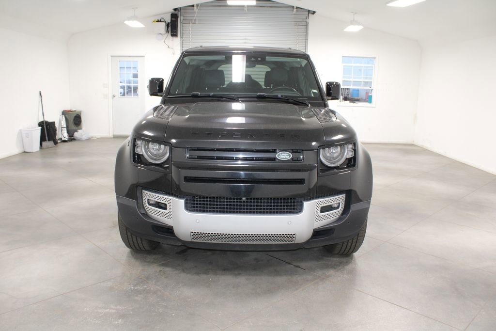 Used 2024 Land Rover Defender 110 S image 3