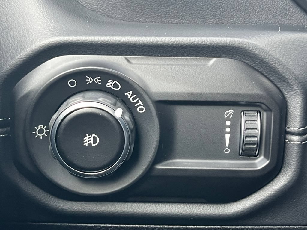 New 2026 Jeep Wrangler Unlimited Sahara AWD/4WD image 12