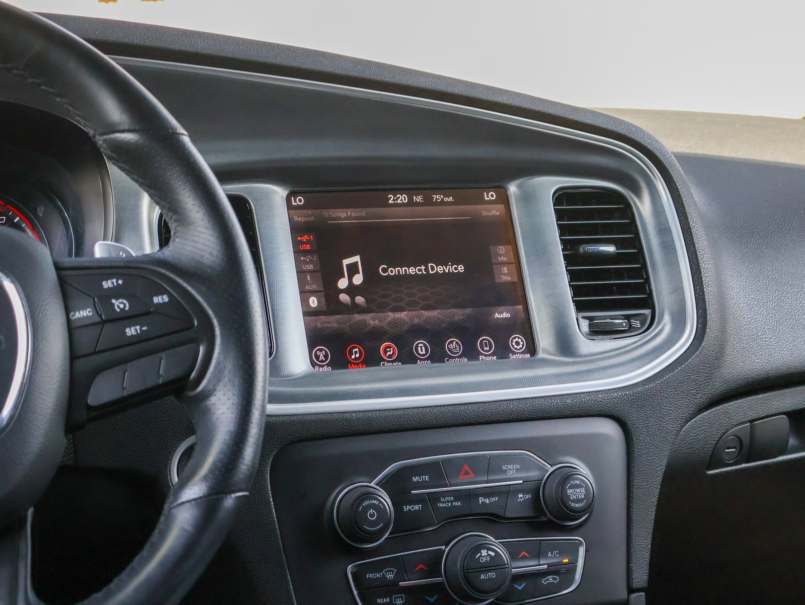 Used 2017 Dodge Charger R/T image 9