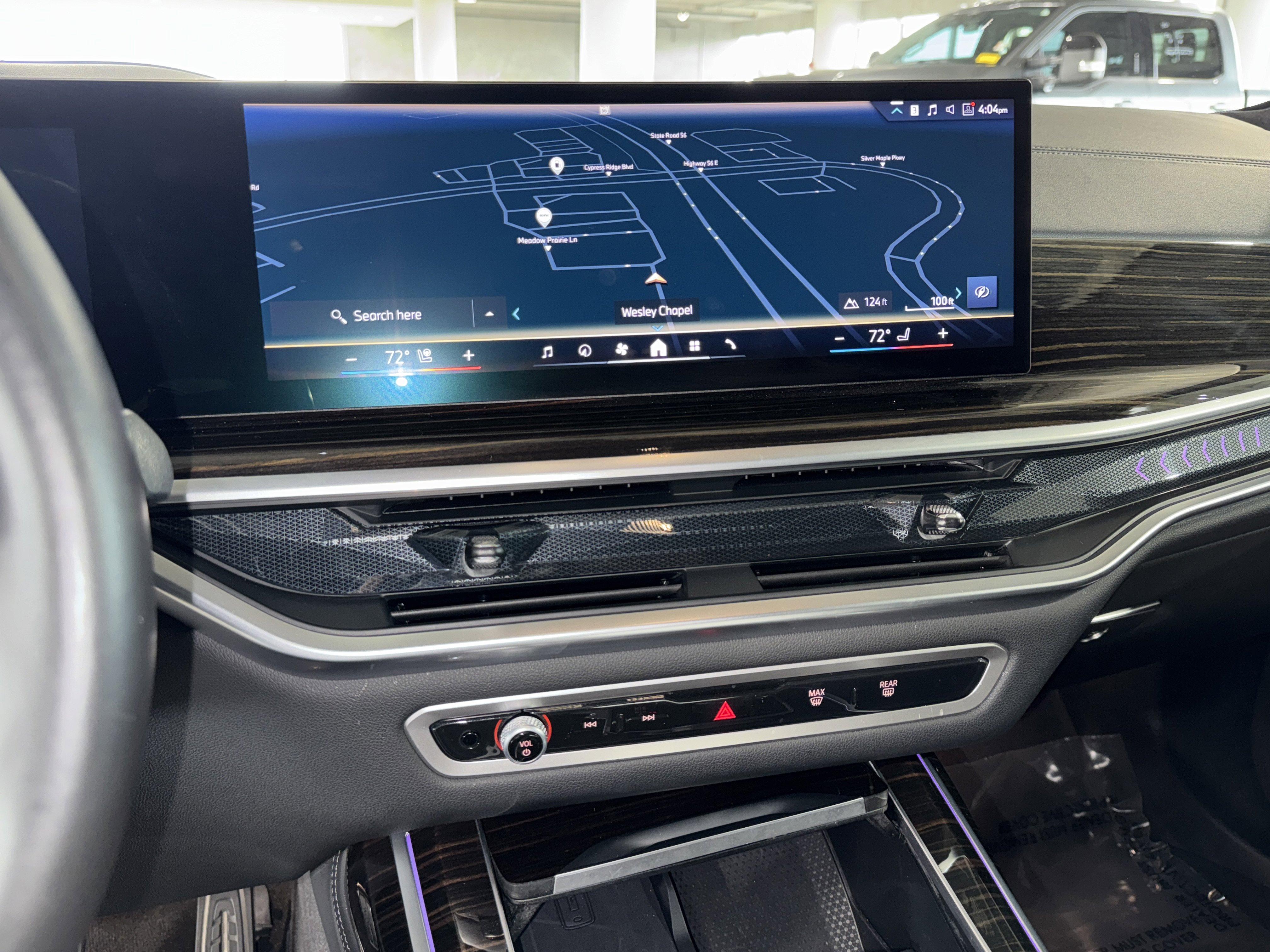 Certified 2025 BMW X7 xDrive40i w/ M Sport Package image 27