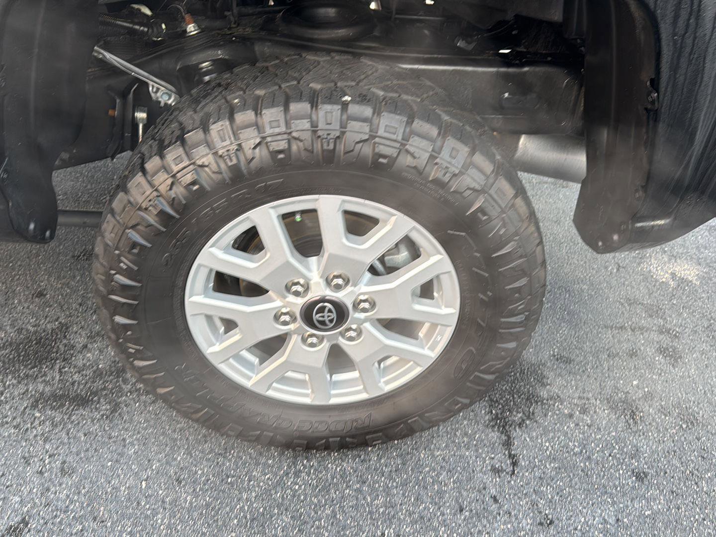 Certified 2024 Toyota Tacoma SR5 image 30