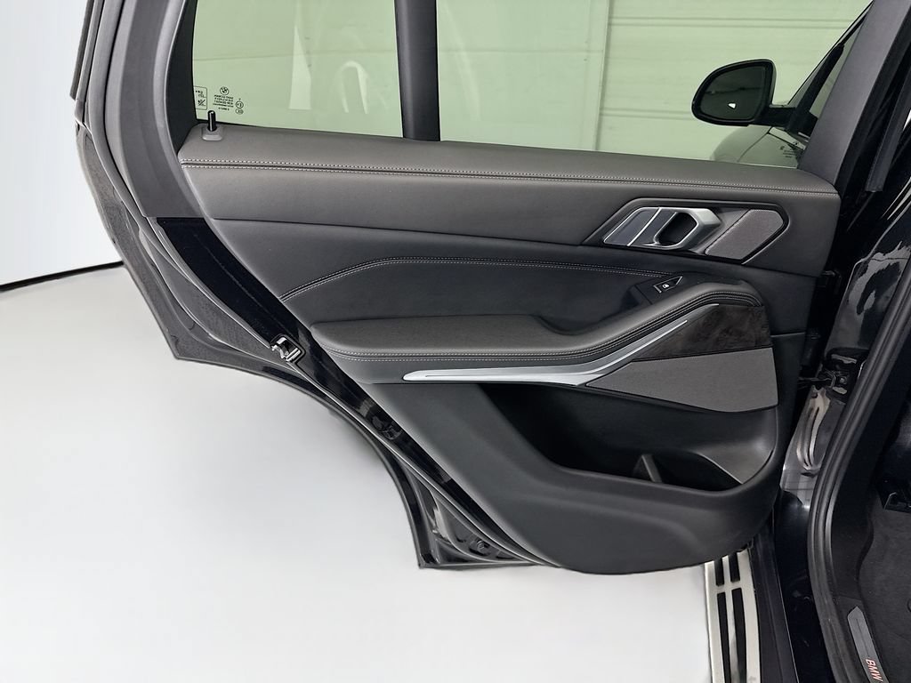 Used 2024 BMW X5 xDrive40i w/ Premium Package AWD/4WD image 25