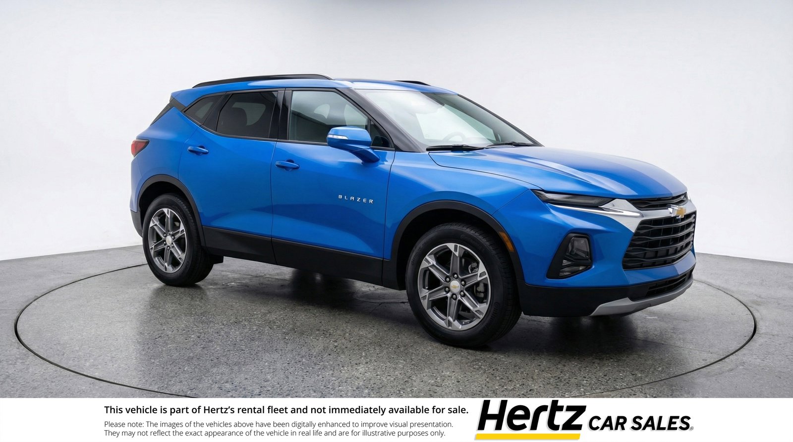 Used 2025 Chevrolet Blazer LT FWD image 1