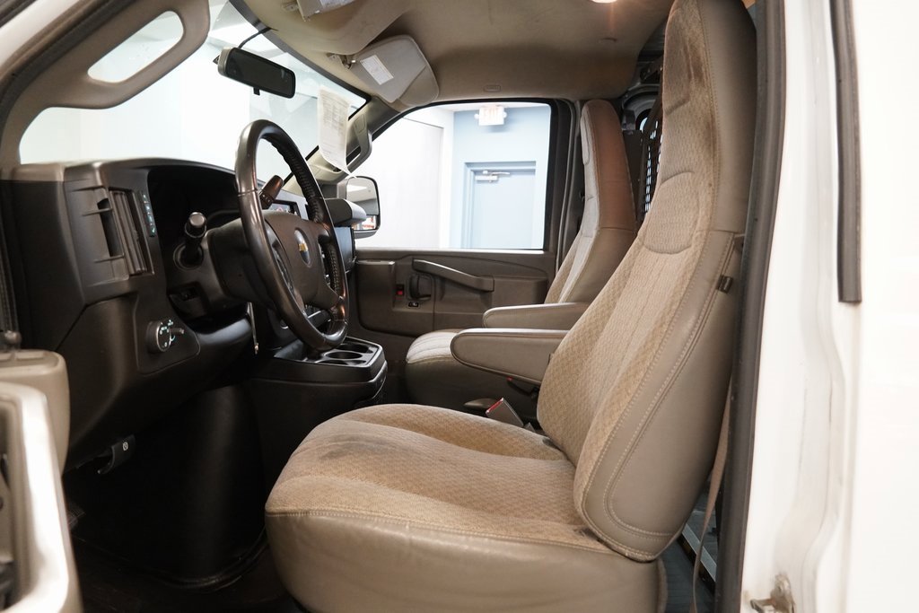 Used 2021 Chevrolet Express 2500 w/ Driver Convenience Package image 5