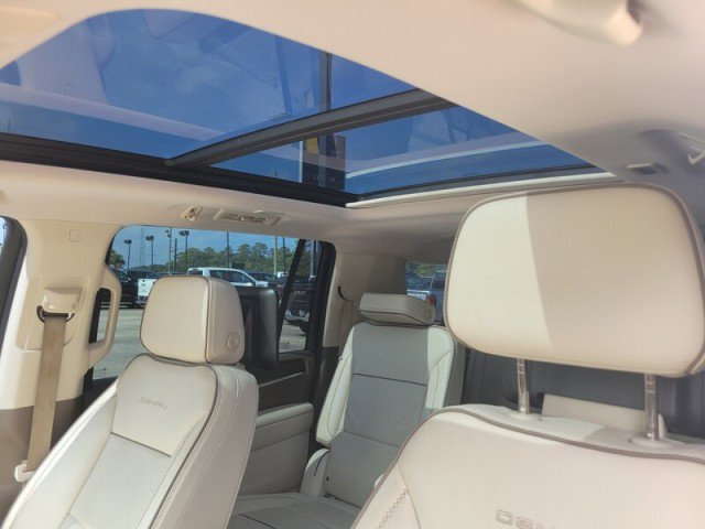 Used 2021 GMC Yukon XL Denali w/ Denali Ultimate Package image 24