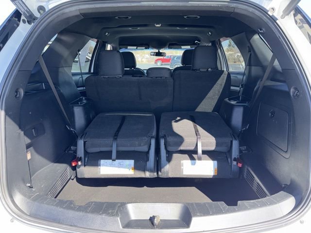Used 2017 Ford Explorer XLT w/ Equipment Group 201A image 8