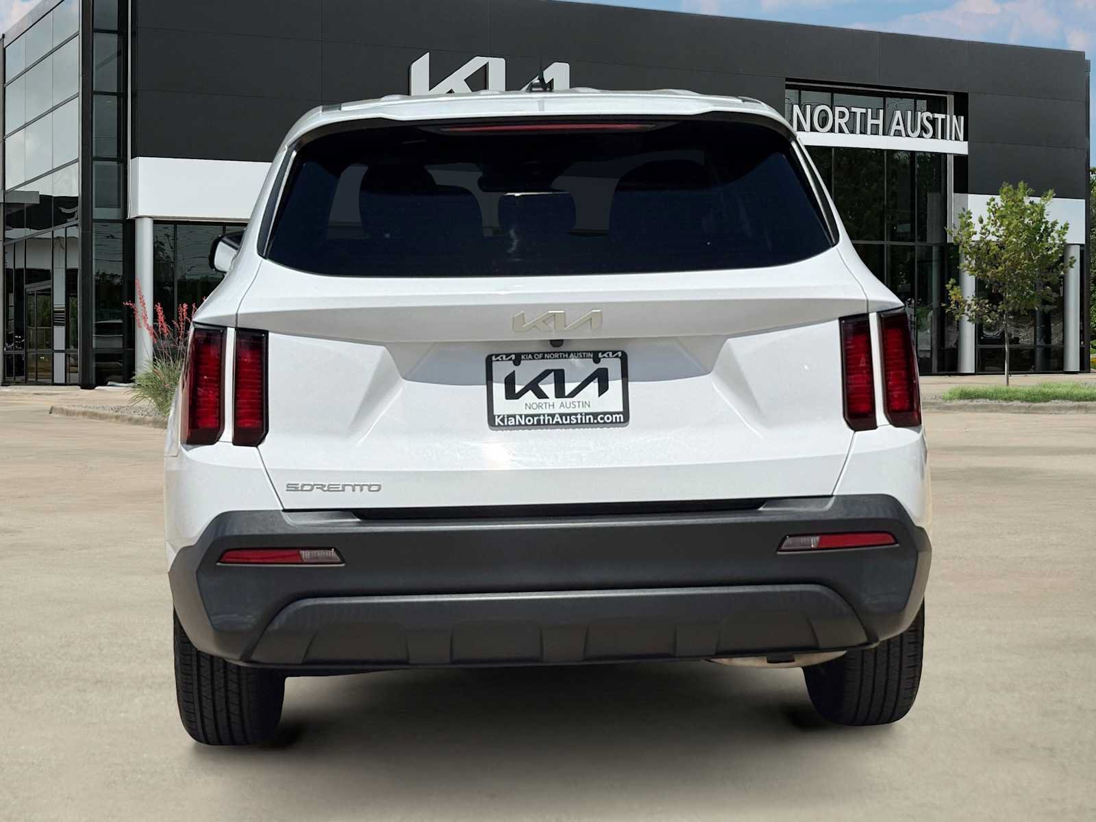 Certified 2023 Kia Sorento LX FWD image 10