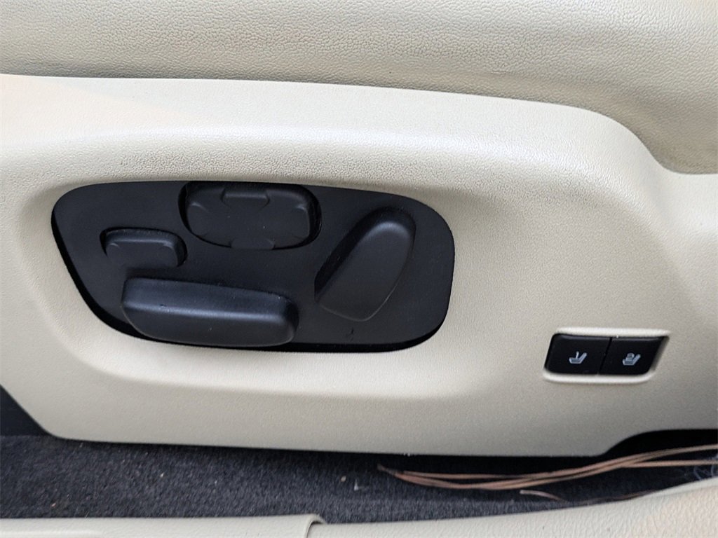 Used 2014 Ford Taurus Limited w/ Equipment Group 301A image 19