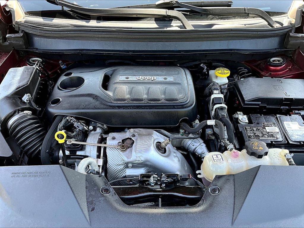 Used 2019 Jeep Cherokee Latitude Plus AWD/4WD image 33
