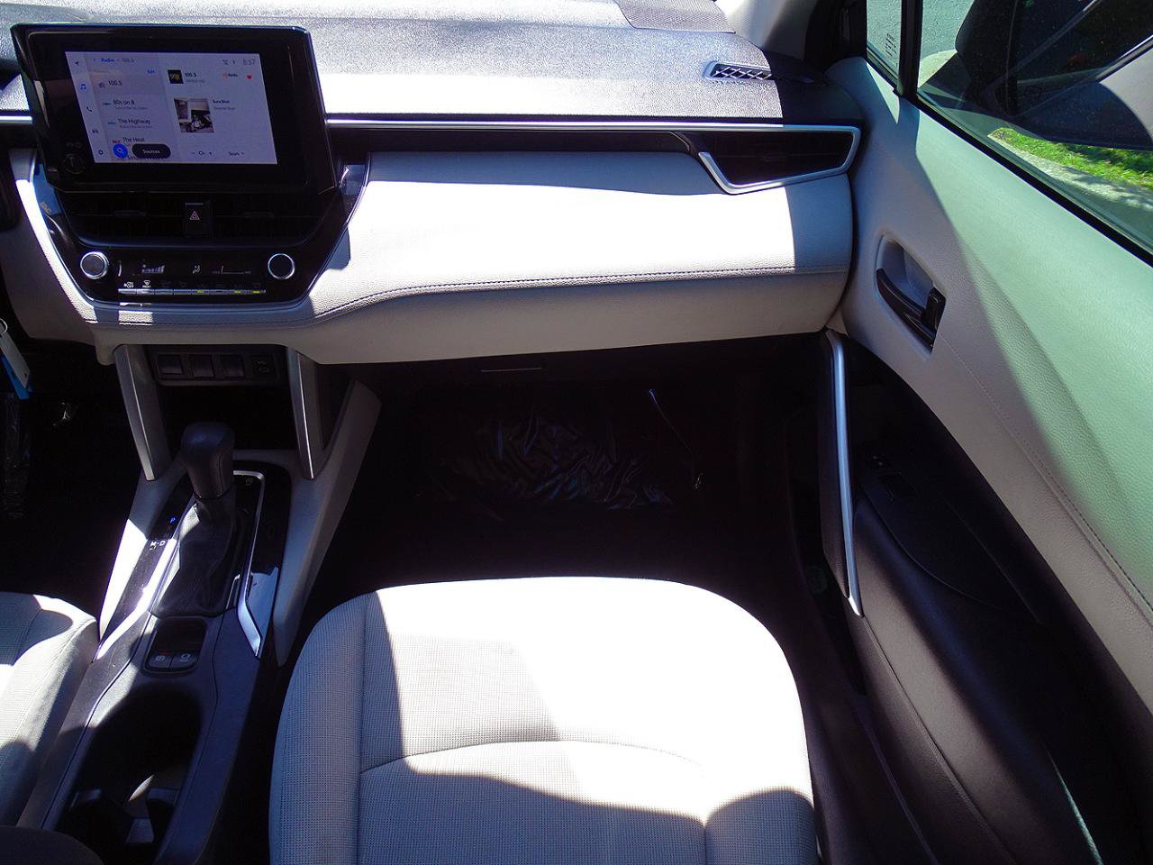 Used 2024 Toyota Corolla Cross L FWD image 30