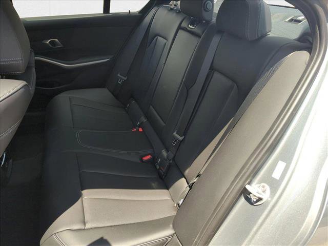 Used 2025 BMW 330i xDrive Sedan w/ Convenience Package image 15