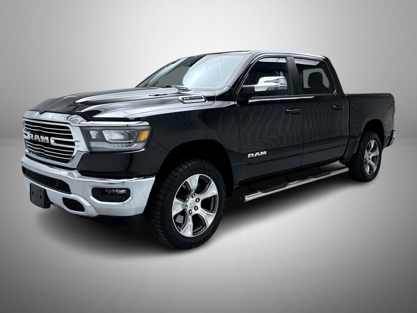 Used 2023 RAM 1500 Laramie AWD/4WD image 1