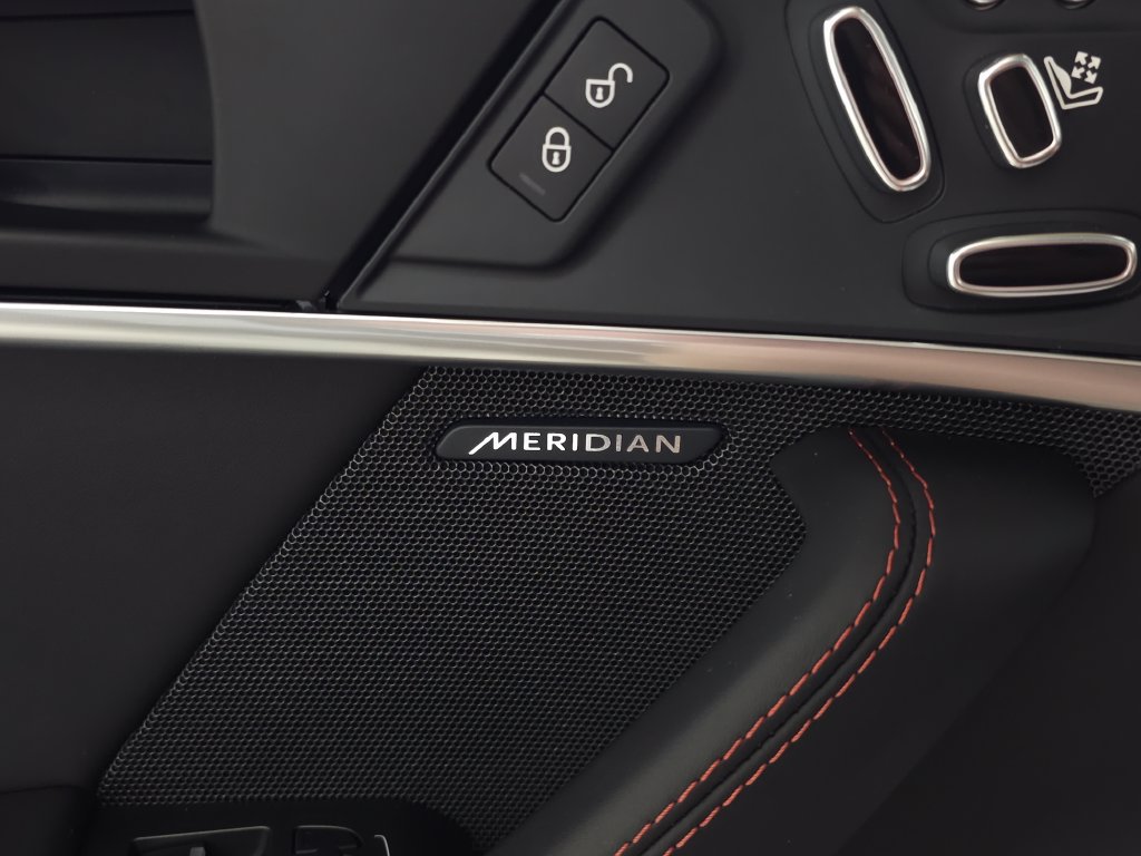 Used 2020 Jaguar F-TYPE R-Dynamic AWD/4WD image 26