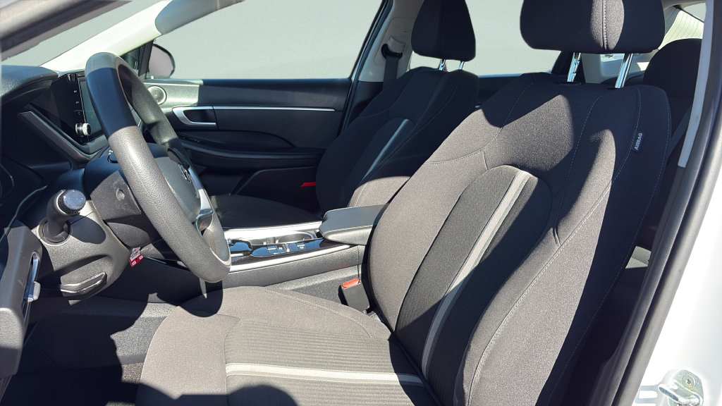 Used 2022 Hyundai Sonata SE w/ Preferred Accessory Package FWD image 11