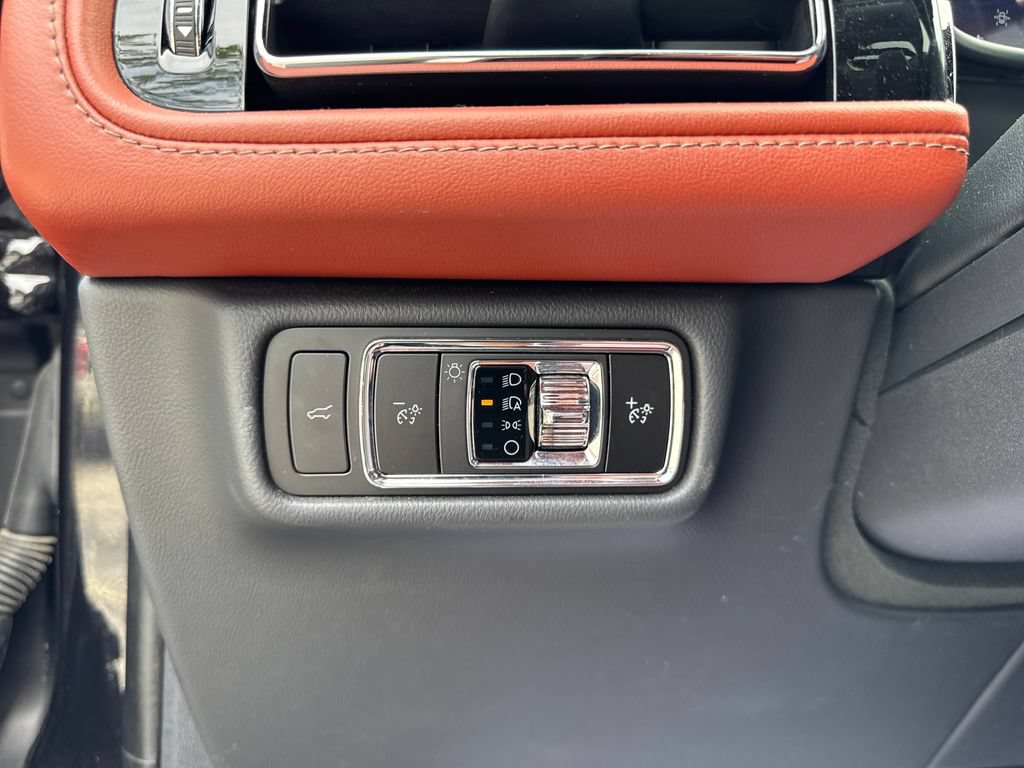 Used 2025 Lincoln Aviator Reserve w/ Equipment Group 201A AWD/4WD image 25