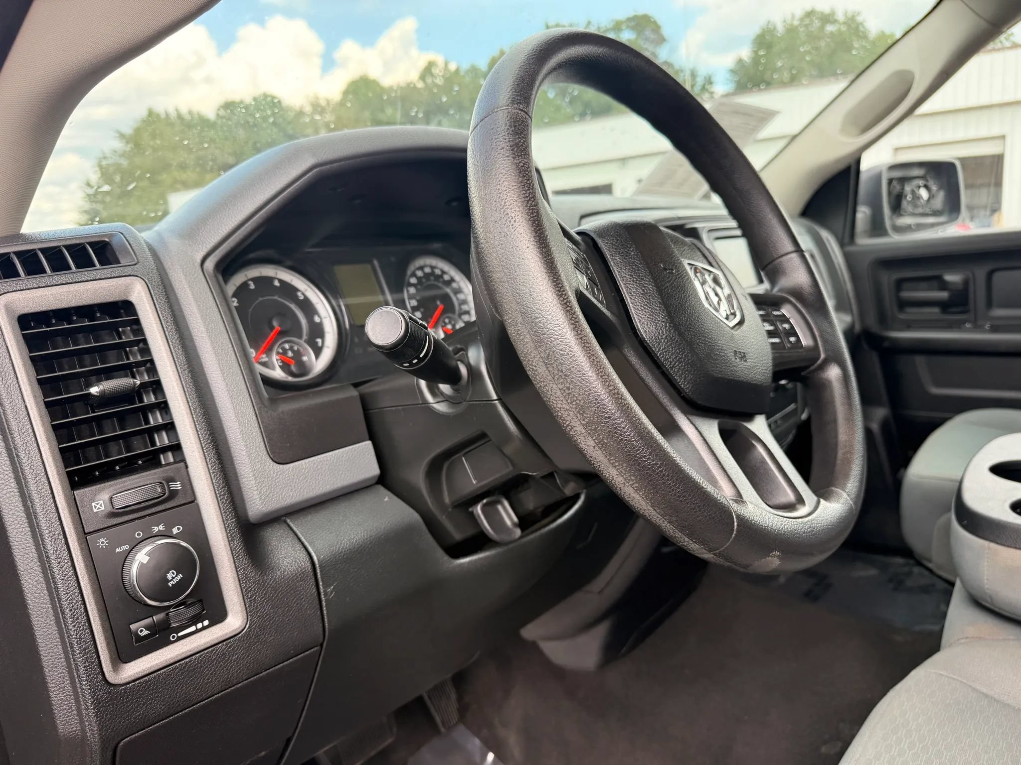 Used 2017 RAM 1500 Express AWD/4WD image 17