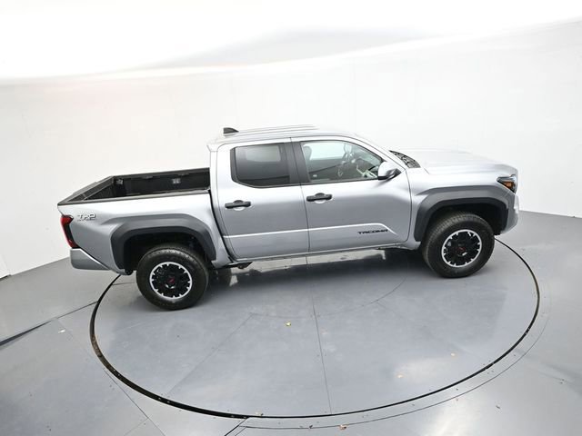 Used 2024 Toyota Tacoma TRD Off-Road AWD/4WD image 29