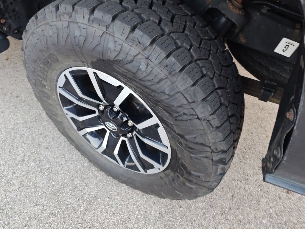Used 2021 Toyota Tacoma SR AWD/4WD image 6