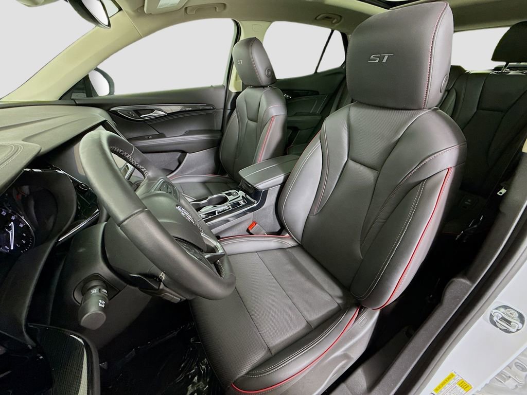 Used 2023 Buick Envision Essence w/ Sport Touring Package image 19