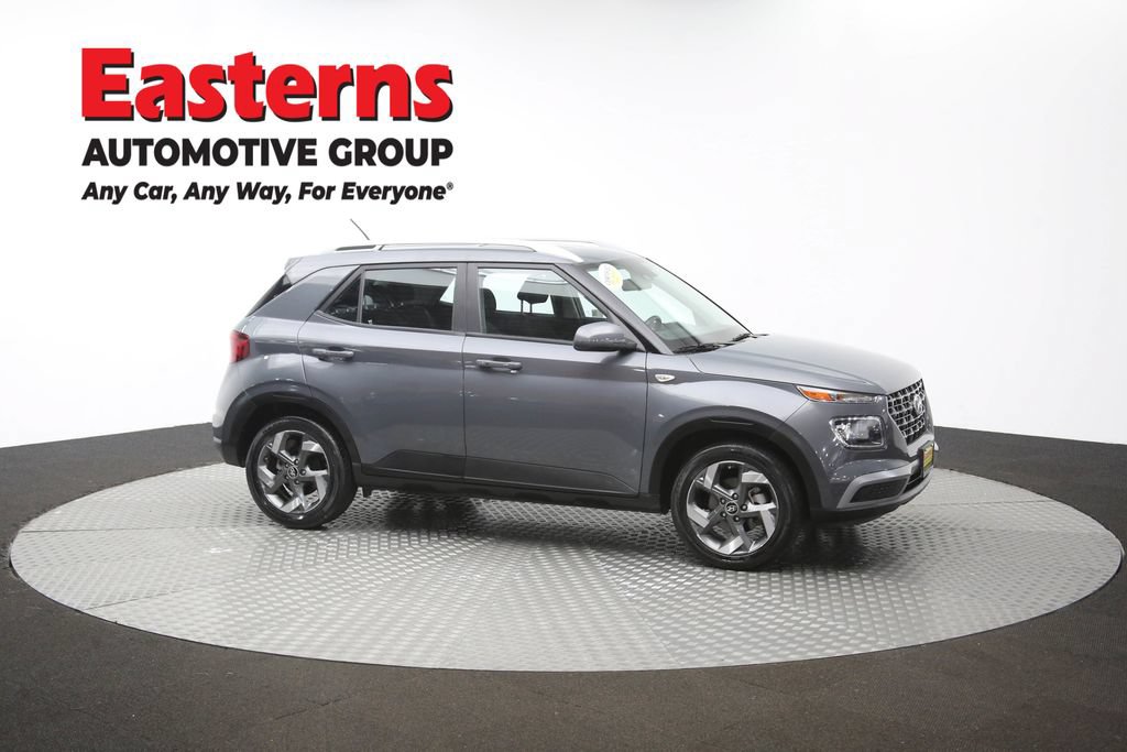 Used 2025 Hyundai Venue SEL FWD image 46