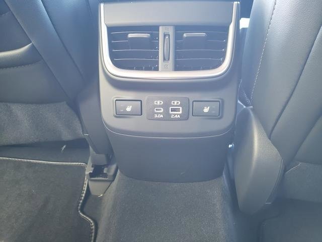 Used 2025 Subaru Outback Touring XT image 12