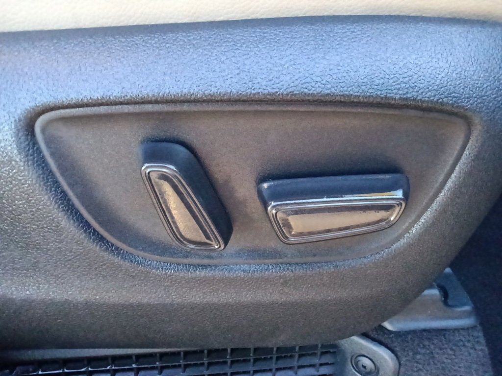 Used 2022 Toyota Sienna Limited image 36