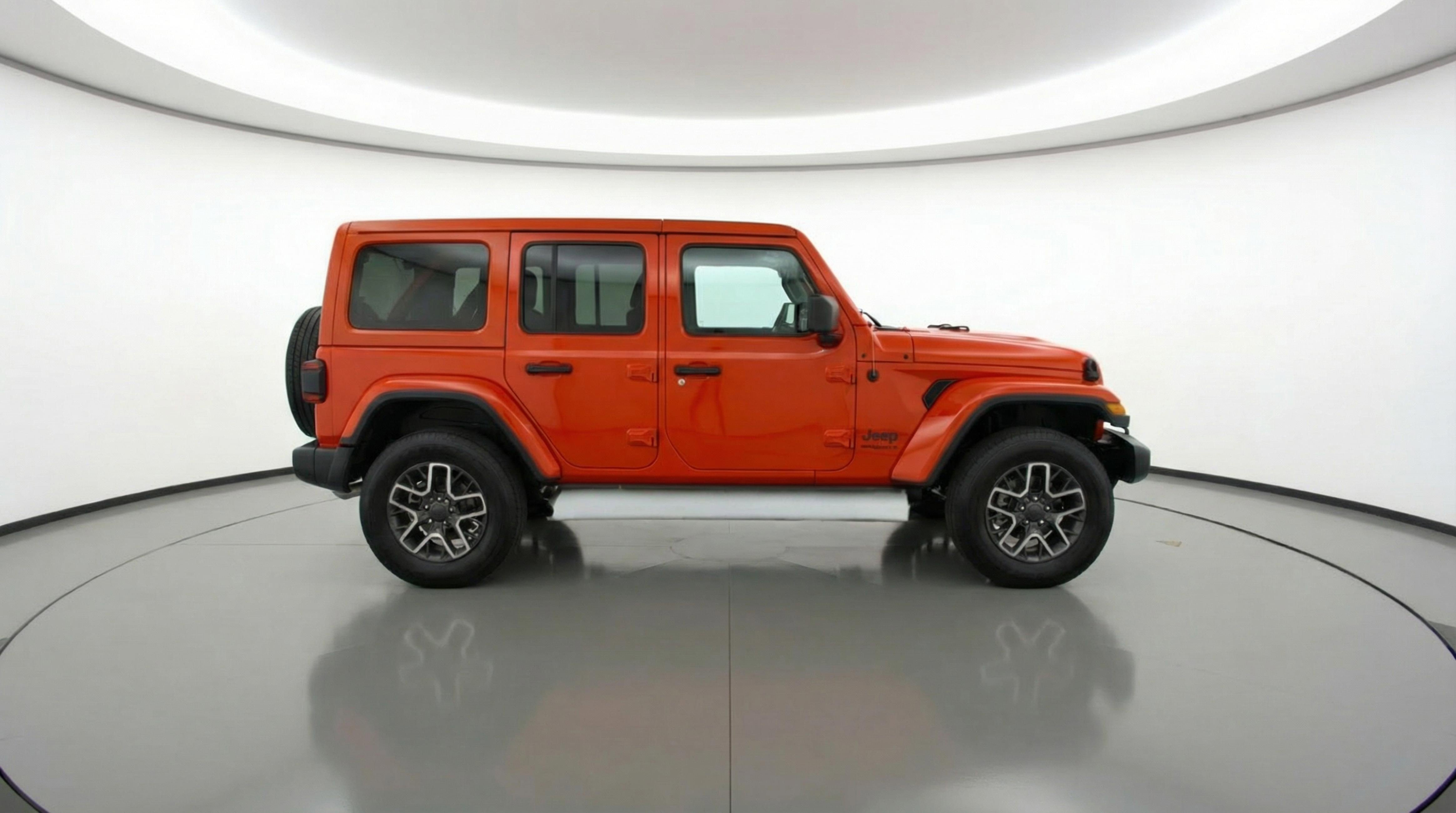 Used 2025 Jeep Wrangler Sahara image 11