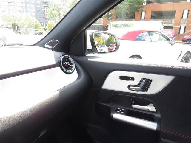 Used 2025 Mercedes-Benz GLA 35 AMG 4MATIC image 17