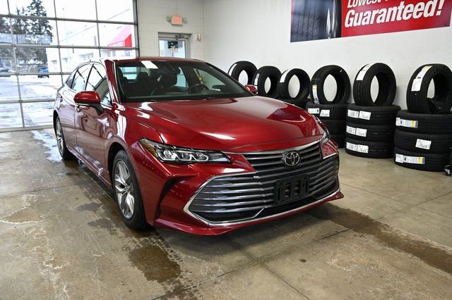 Used 2022 Toyota Avalon XLE image 3