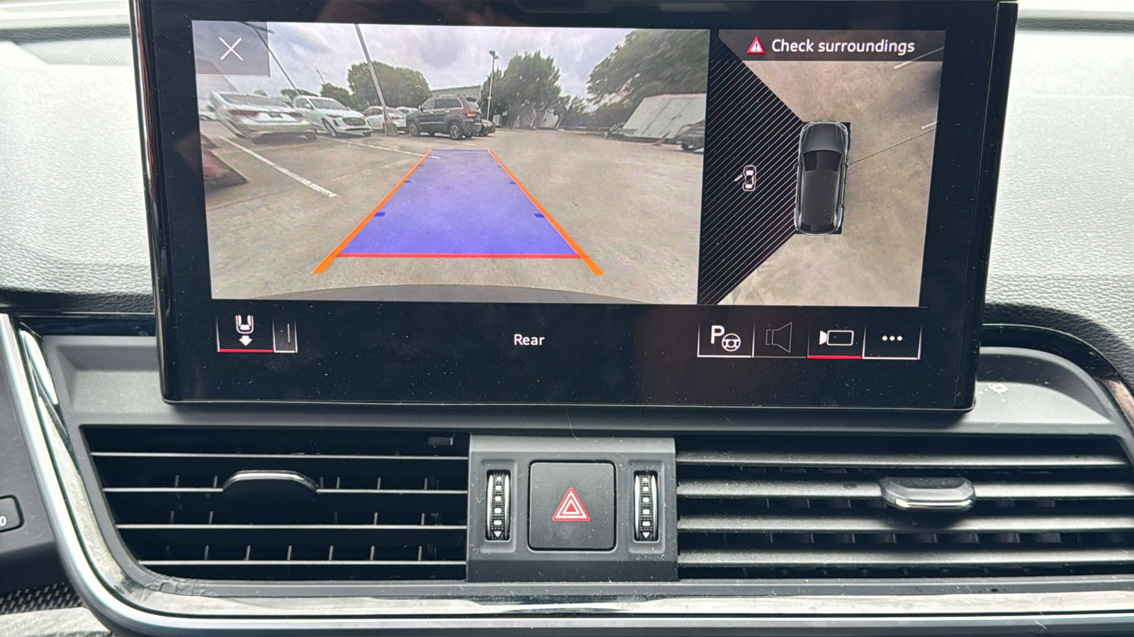 Used 2024 Audi SQ5 Prestige image 19