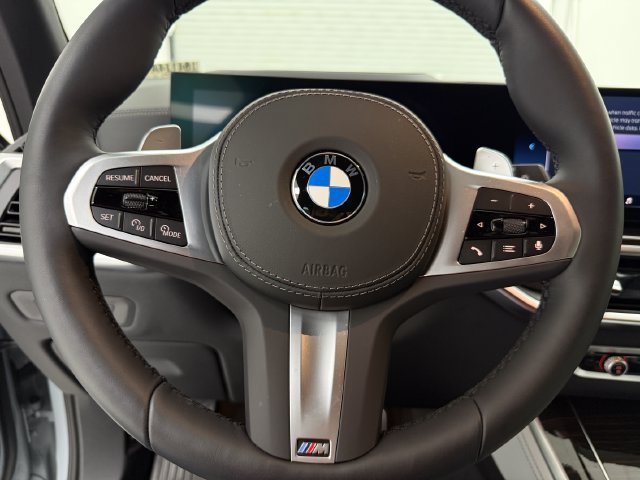 Used 2026 BMW X5 xDrive40i w/ M Sport Package AWD/4WD image 9