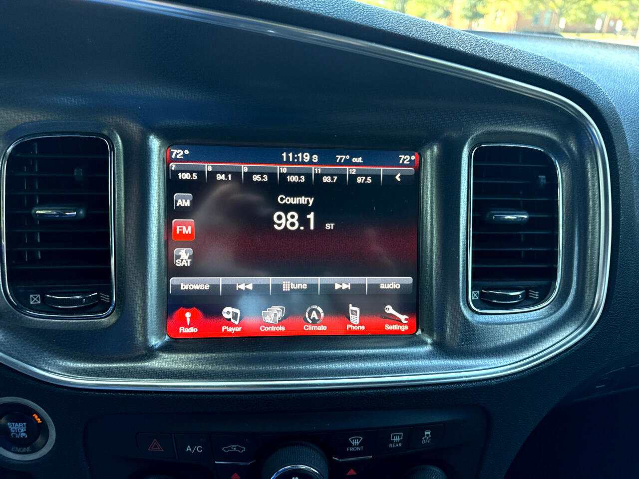 Used 2014 Dodge Charger SXT image 8