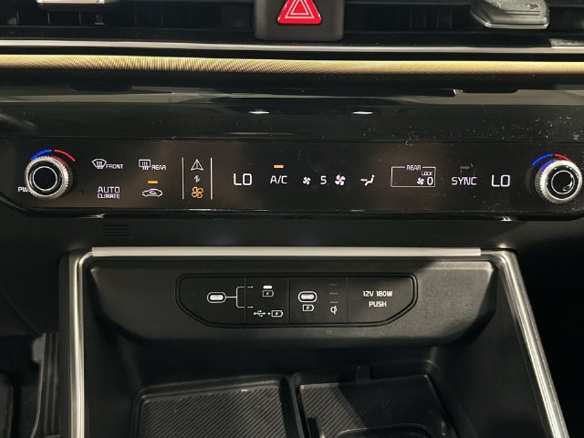 Used 2025 Kia Carnival SX Prestige FWD image 21