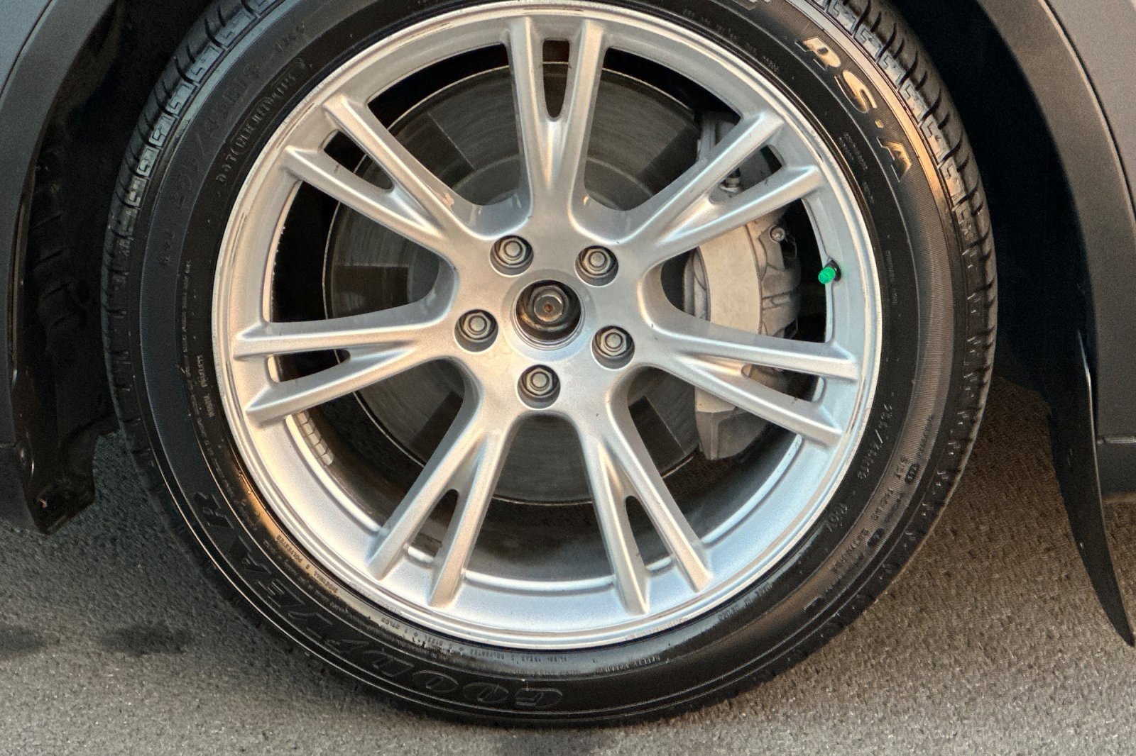 Used 2023 Tesla Model Y Long Range image 30