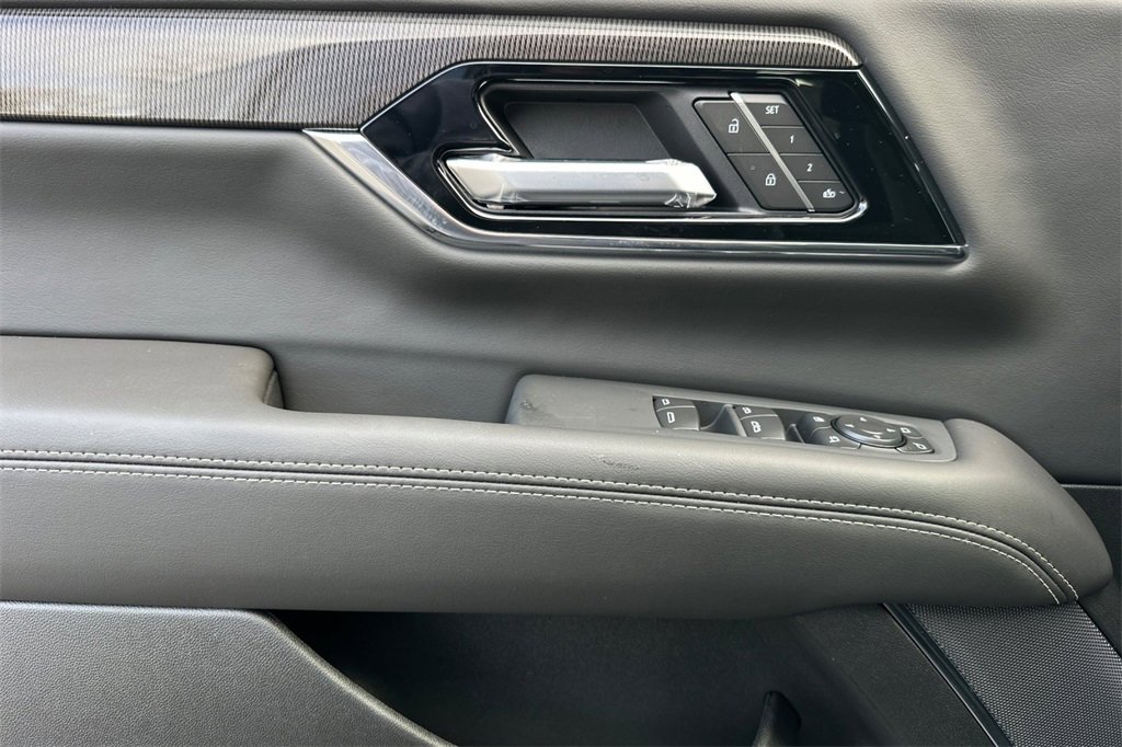 New 2026 GMC Yukon XL Elevation w/ Elevation Premium Package image 9