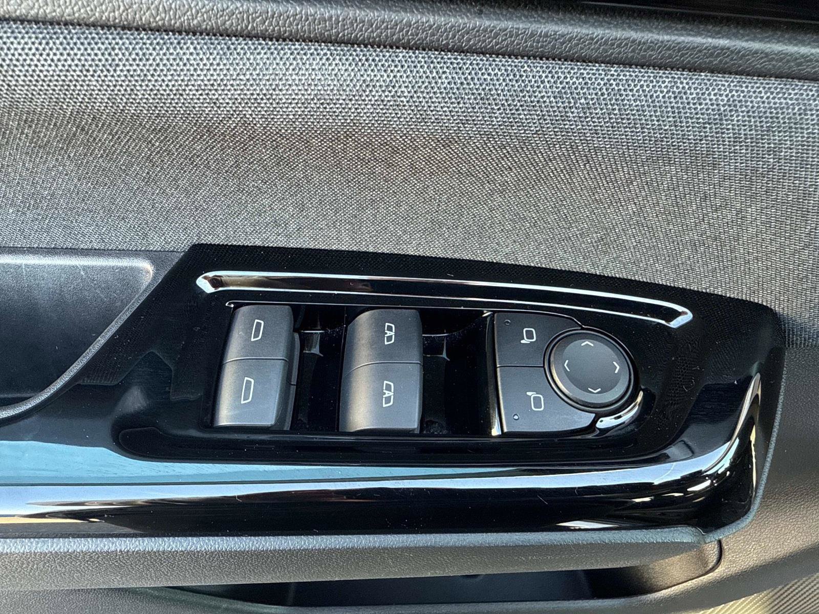 Used 2024 Honda Prologue EX image 19