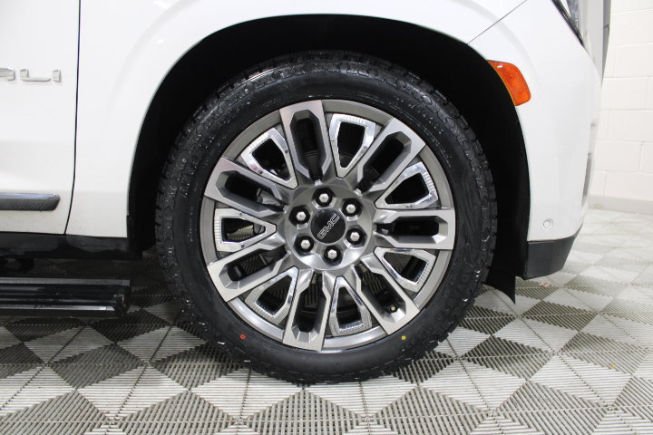 Used 2023 GMC Yukon Denali Ultimate AWD/4WD image 46