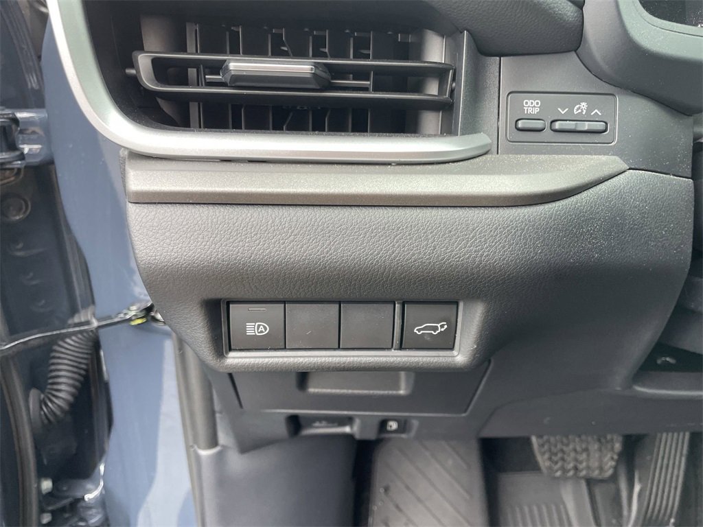 Used 2025 Toyota Grand Highlander AWD image 19