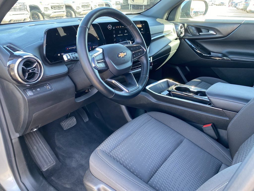 Used 2025 Chevrolet Equinox LT FWD image 24
