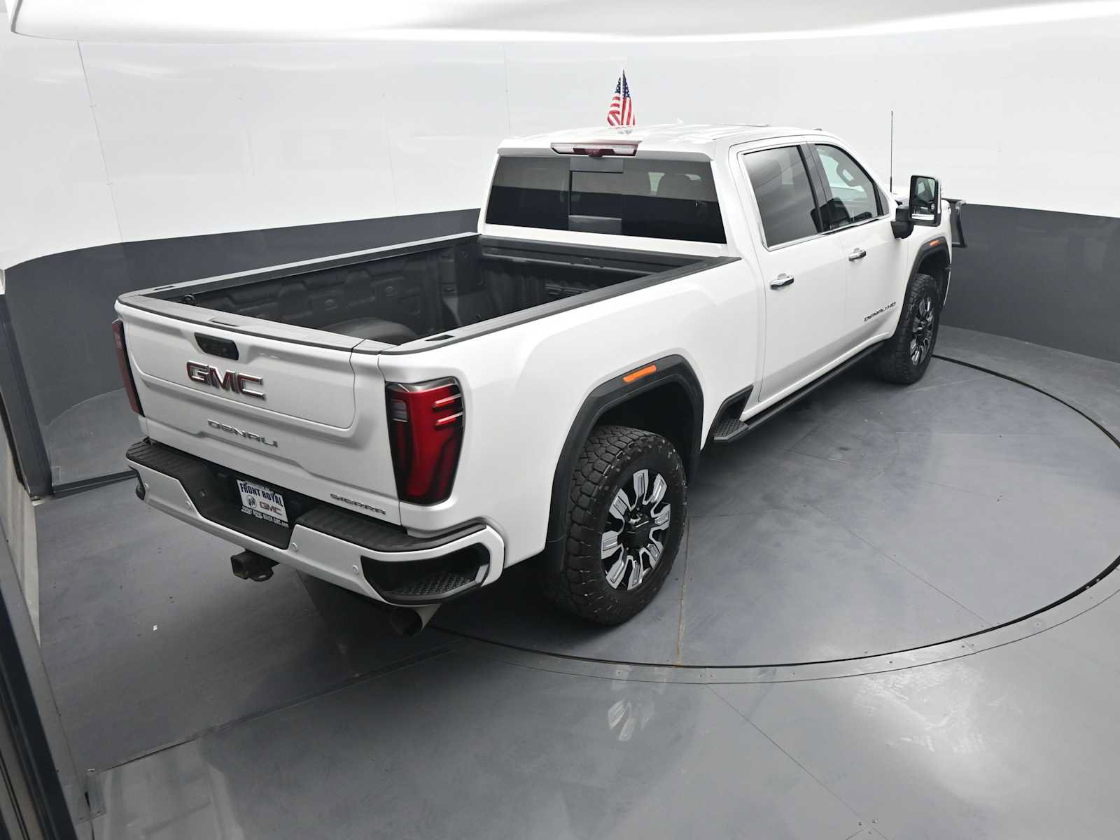 Used 2024 GMC Sierra 3500 Denali w/ Denali Reserve Package AWD/4WD image 34