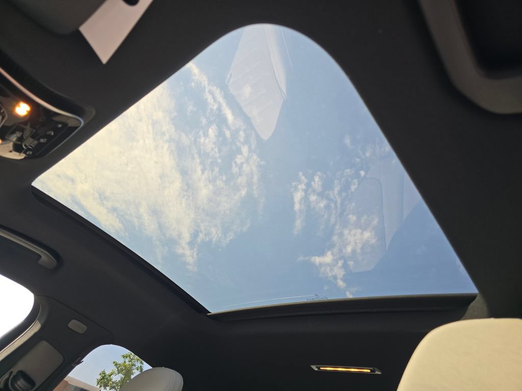 New 2027 Mercedes-Benz GLC 300 4MATIC image 3